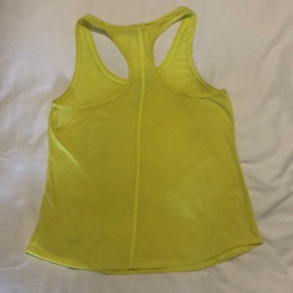 Under armour tank - Picture 2 of 2